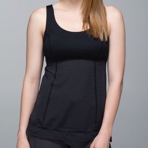 Lululemon Run: Ta Ta Topper ‼️OFFERS WELCOME‼️